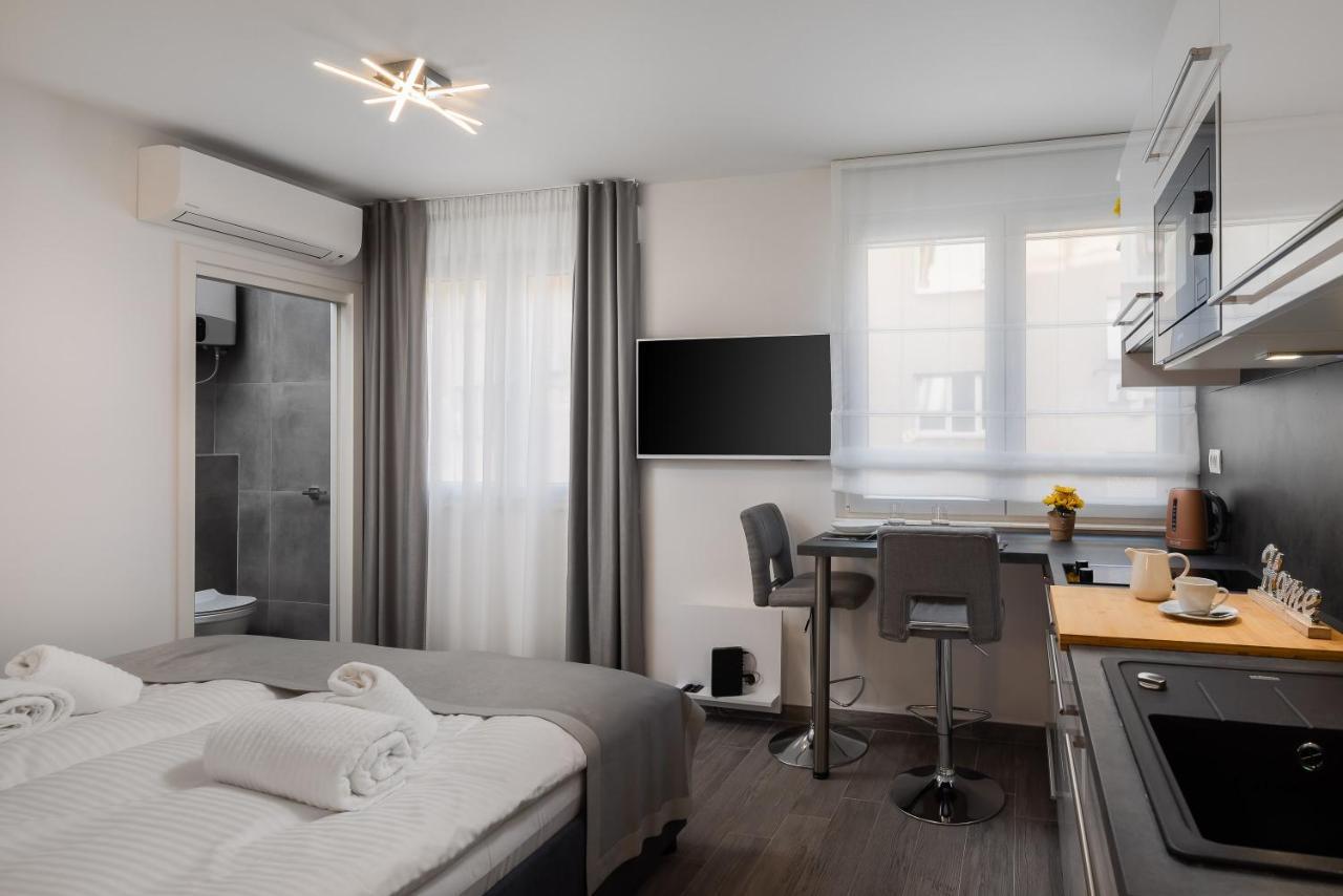 Luxury Studios & Room Five Split Exteriör bild