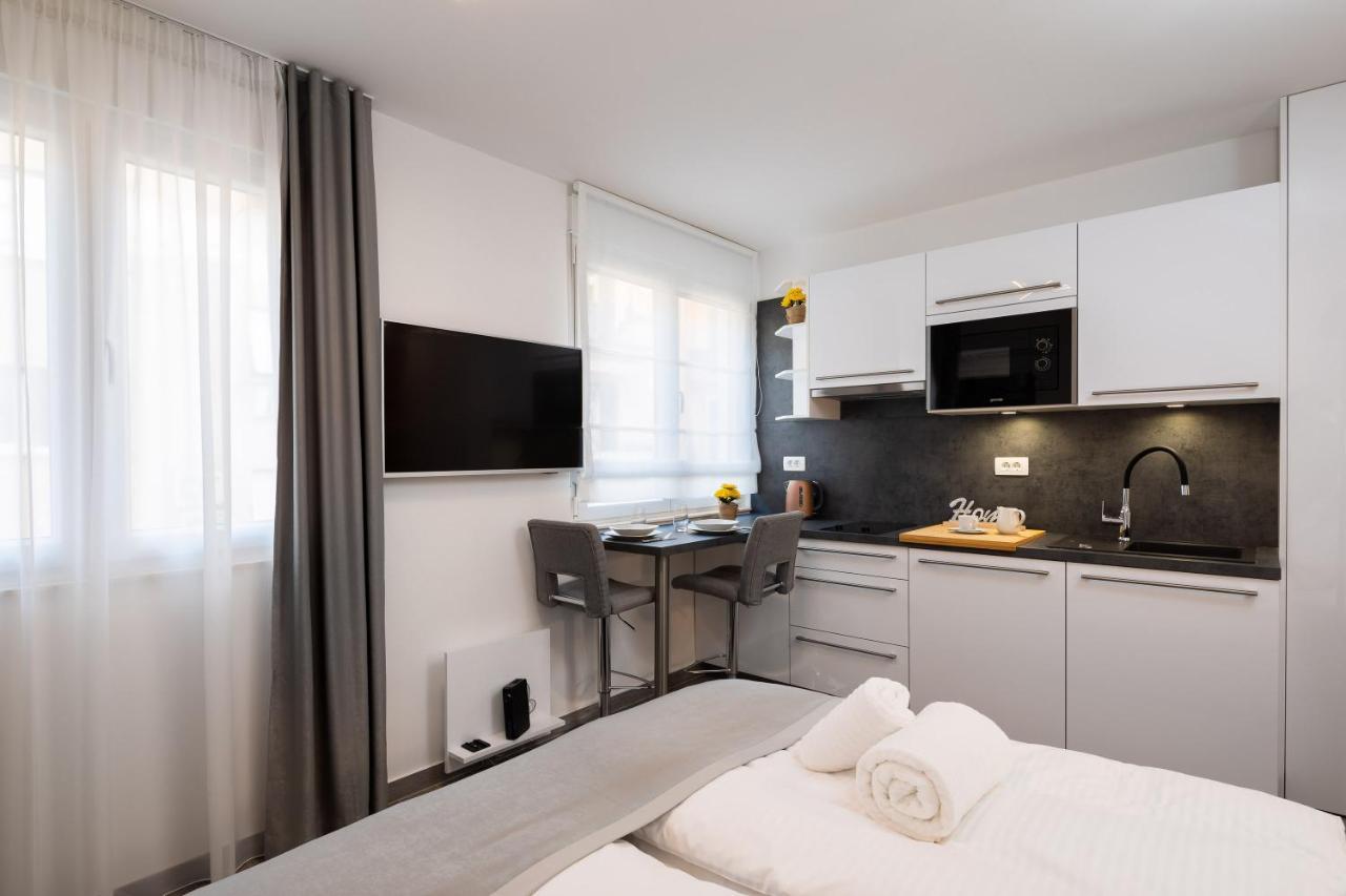 Luxury Studios & Room Five Split Exteriör bild