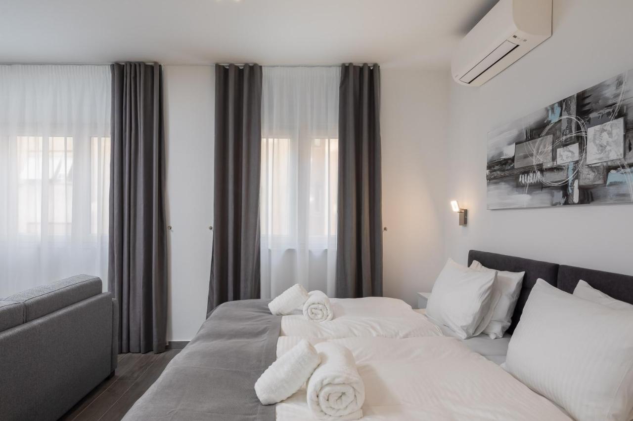 Luxury Studios & Room Five Split Exteriör bild
