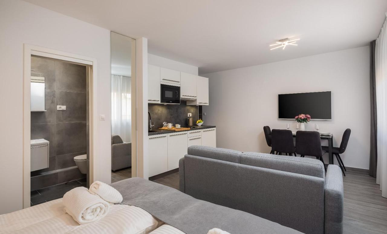 Luxury Studios & Room Five Split Exteriör bild